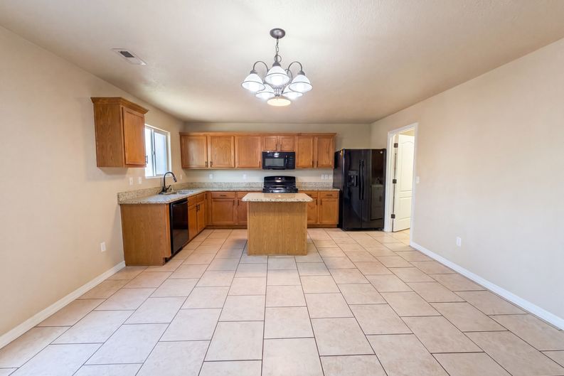 Photo 8 of 26 of 1309 Spruce Meadows Dr NE, Rio Rancho, NM