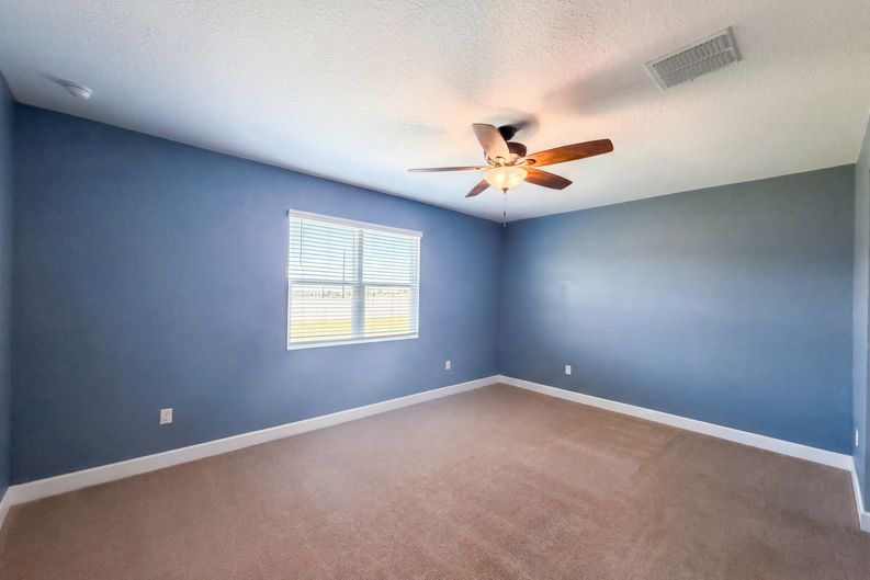 Photo 4 of 20 of 480 Buchannan Dr, Davenport, FL