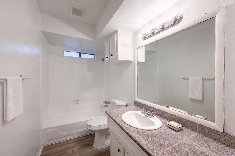 Photo 17 of 19 of 3714 Saint William Ln, Houston, TX