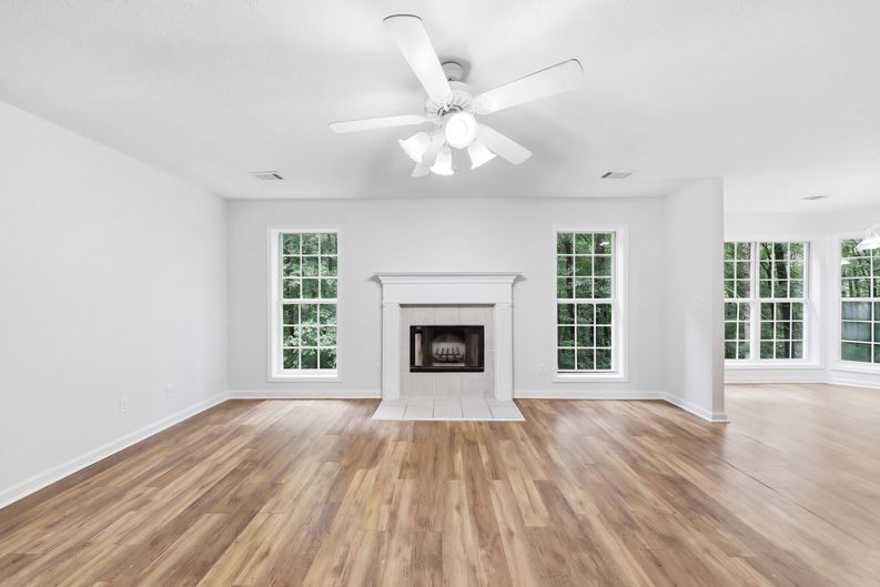 Photo 5 of 38 of 208 Foxdale Ct, Lagrange, GA
