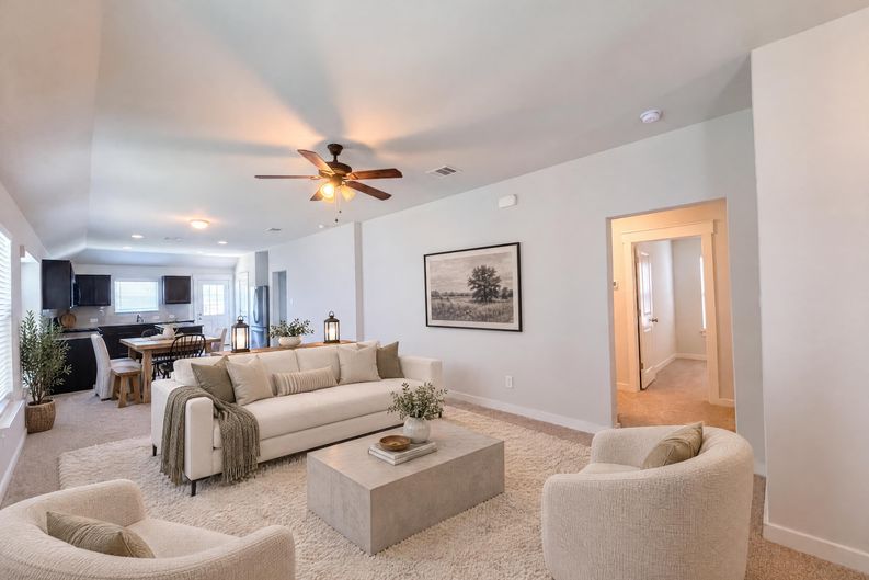 Photo 3 of 21 of 5909 Urbano Bnd, Round Rock, TX