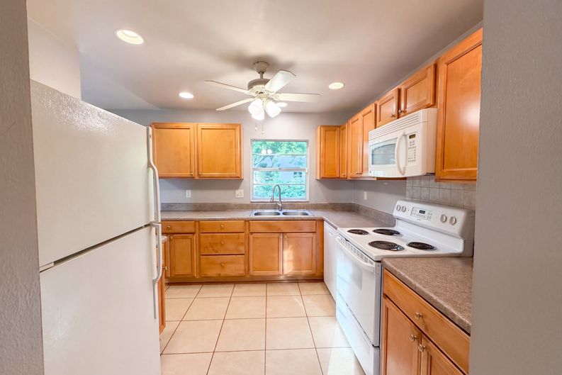 Photo 6 of 15 of 293 Michael Ave, Daytona Beach, FL