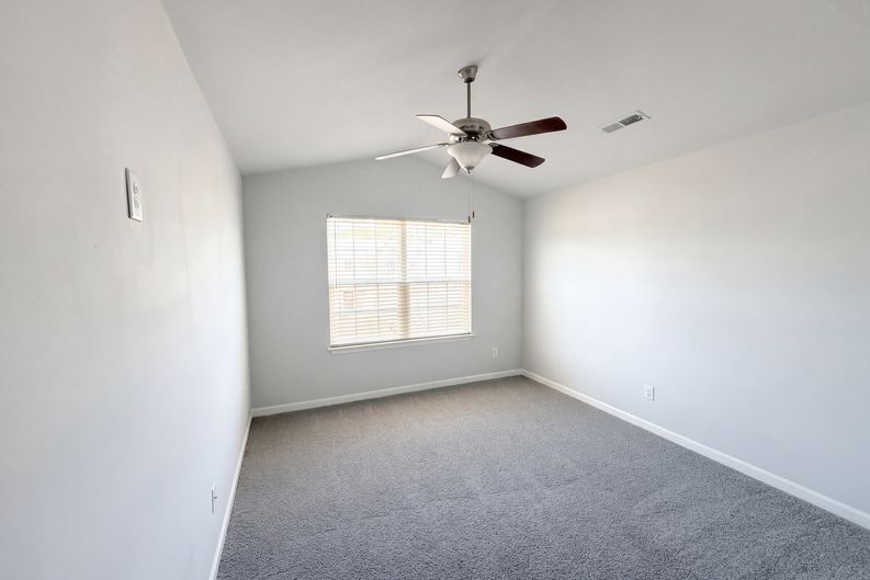 Photo 4 of 16 of 4716 Queen Pierrette St, Raleigh, NC