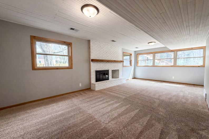 Photo 13 of 25 of 608 Lower Heritage Way, Farmington, MN