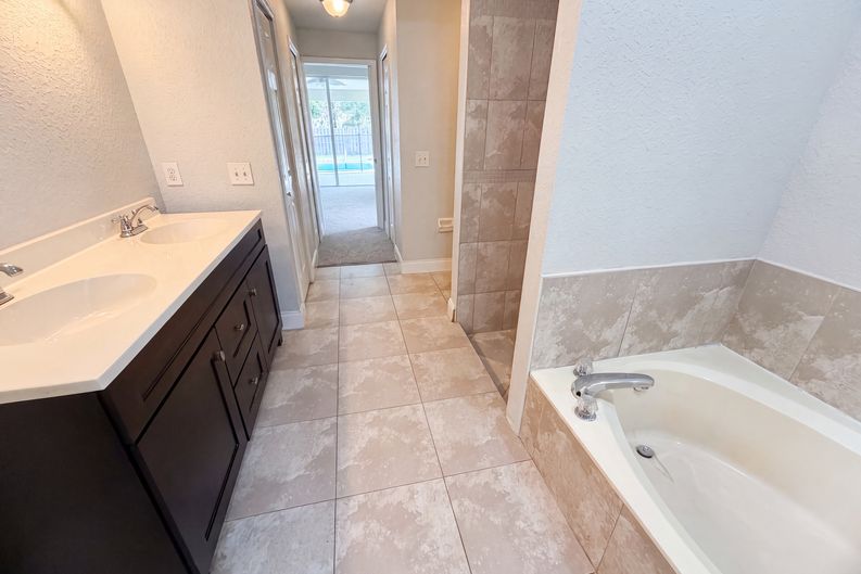 Photo 20 of 29 of 711 SE Celtic Ave, Port Saint Lucie, FL