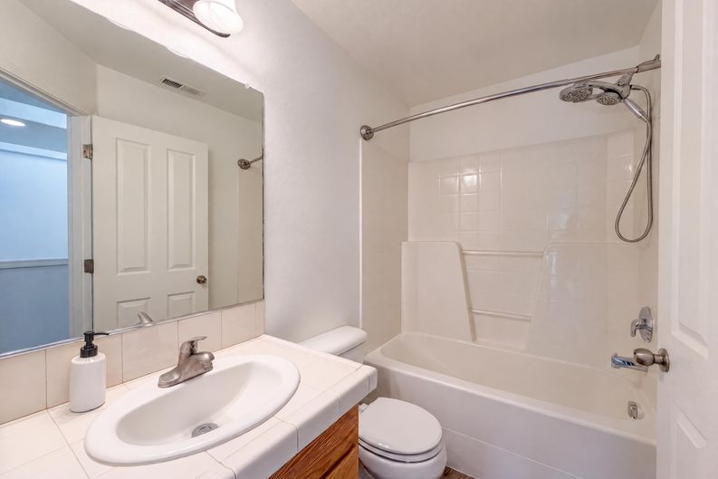 Photo 11 of 25 of 34050 SE Sturgeon St, Scappoose, OR