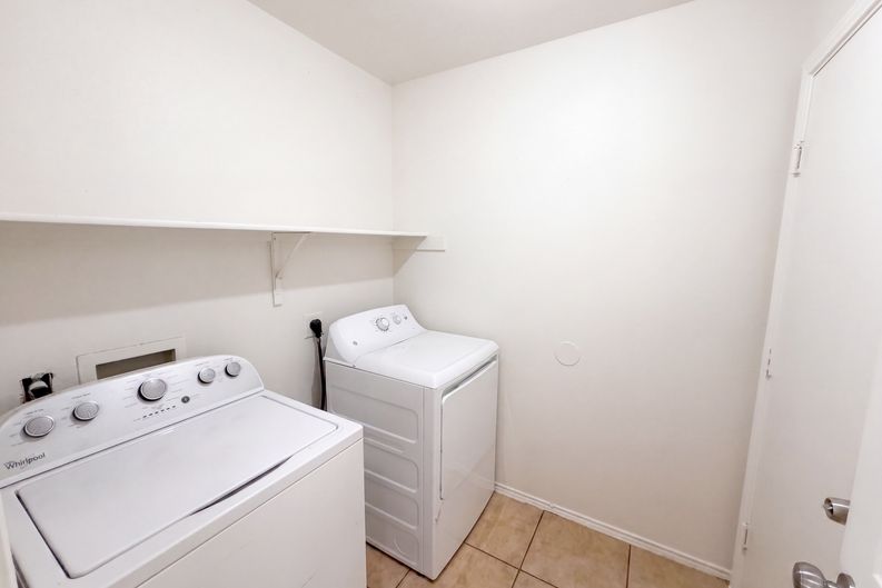 Photo 14 of 19 of 404 Timothy John Dr, Pflugerville, TX