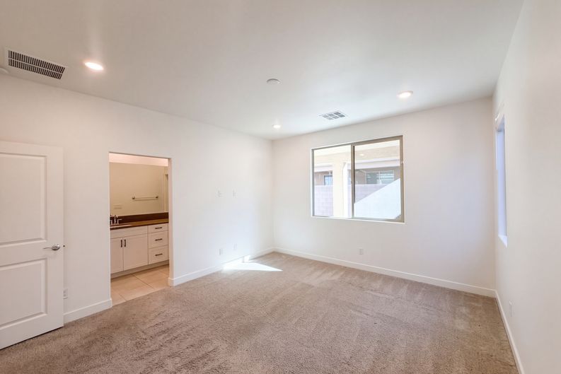 Photo 20 of 40 of 446 Royal Palms Ln, Mesquite, NV
