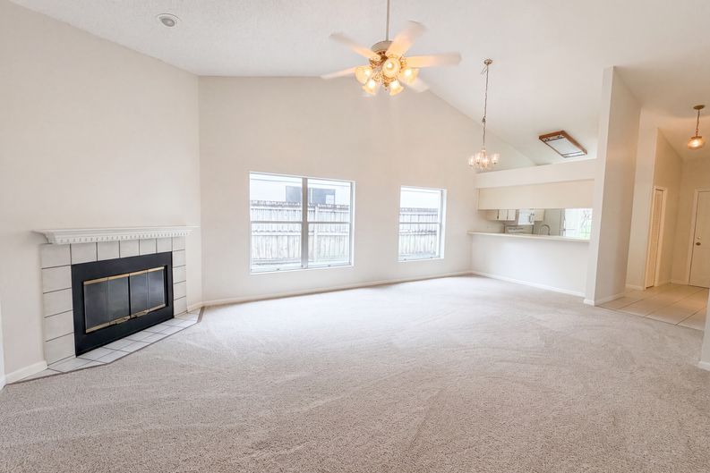 Photo 6 of 18 of 8613 Cottonway Ln, Tampa, FL