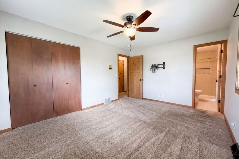 Photo 4 of 25 of 608 Lower Heritage Way, Farmington, MN