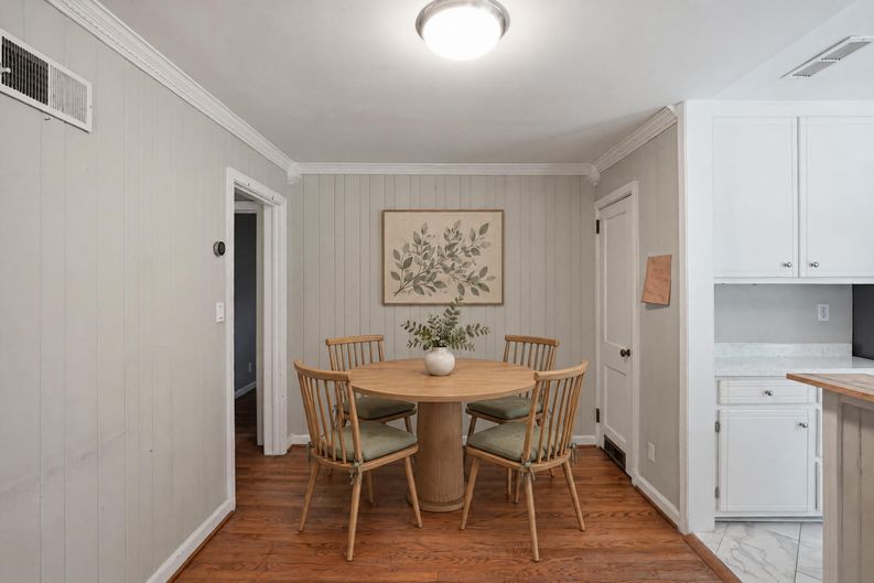 Photo 9 of 25 of 1347 Chalmette Dr NE, Atlanta, GA