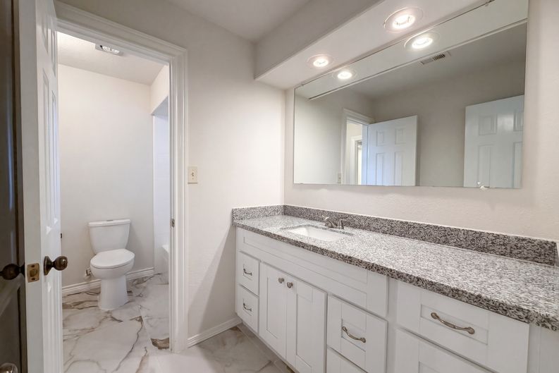Photo 19 of 27 of 6902 Fawncliff Dr, Houston, TX