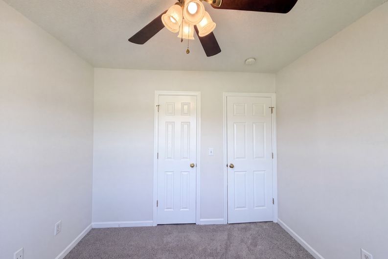 Photo 12 of 22 of 889 Salem Pointe Ln, Winston Salem, NC