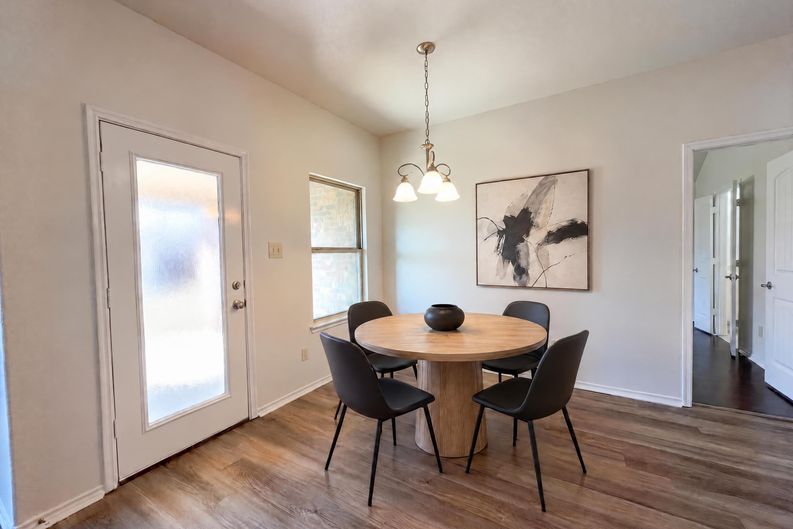 Photo 9 of 17 of 5591 Coventry Dr, Prosper, TX