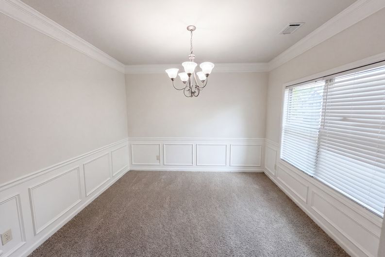 Photo 6 of 41 of 821 Walnut Woods Dr, Braselton, GA