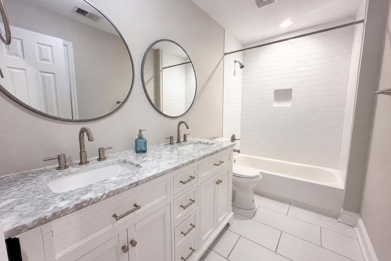 Photo 10 of 19 of 2697 Louise Dr, North Charleston, SC