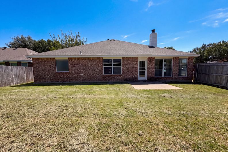 Photo 17 of 18 of 825 Adams Dr, Burleson, TX