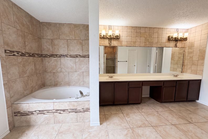 Photo 12 of 19 of 1301 Judy Ln, Copperas Cove, TX