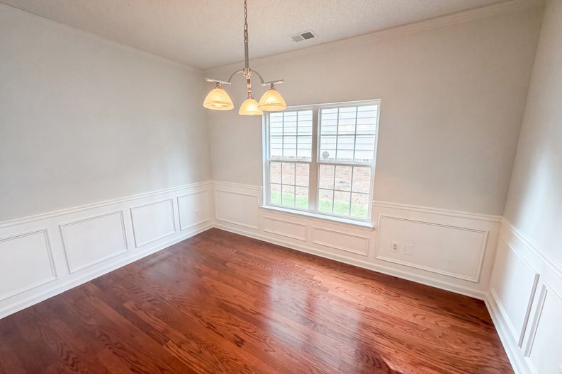 Photo 8 of 20 of 7553 Rutgers Cir, Fairburn, GA