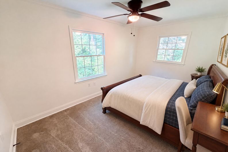 Photo 13 of 22 of 2674 Skylane Dr, Marietta, GA
