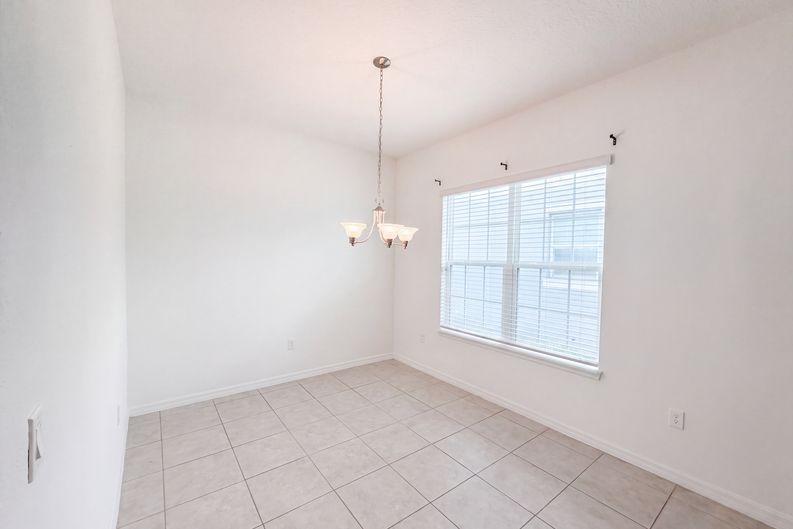 Photo 5 of 40 of 1572 Astoria Arbor Ln, Orlando, FL
