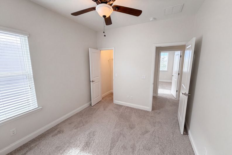 Photo 17 of 32 of 7797 Laureate Blvd, Orlando, FL