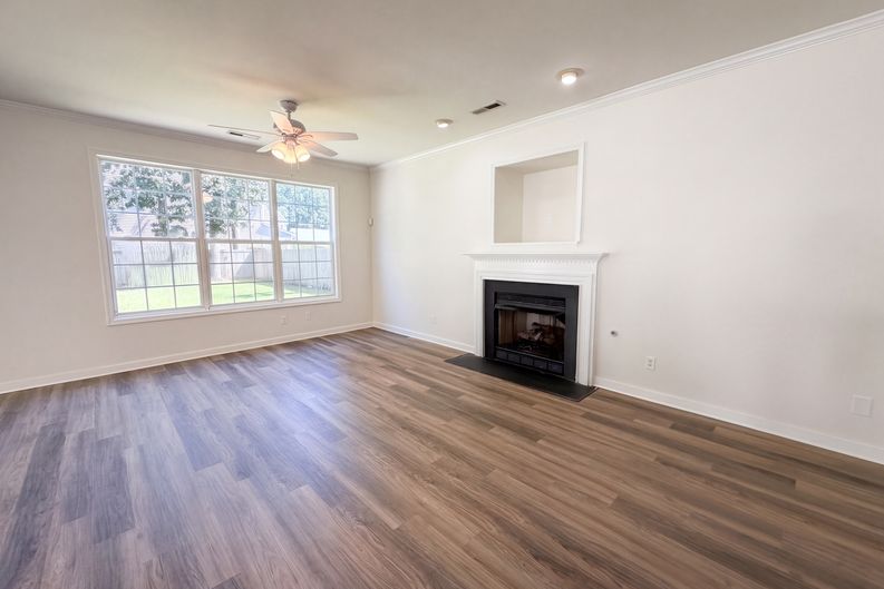 Photo 8 of 26 of 9325 Ayscough Rd, Summerville, SC