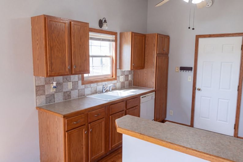 Photo 3 of 41 of 6505 E 44th St N, Bel Aire, KS