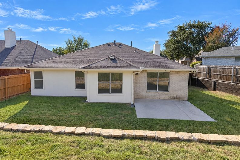 Photo 5 of 25 of 4541 Crystal Ln, Garland, TX