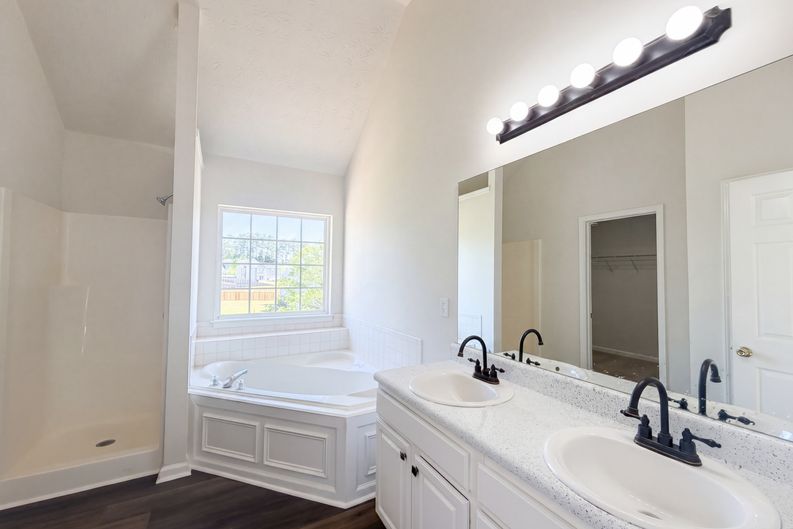 Photo 15 of 25 of 2925 Lake Port Dr, Snellville, GA