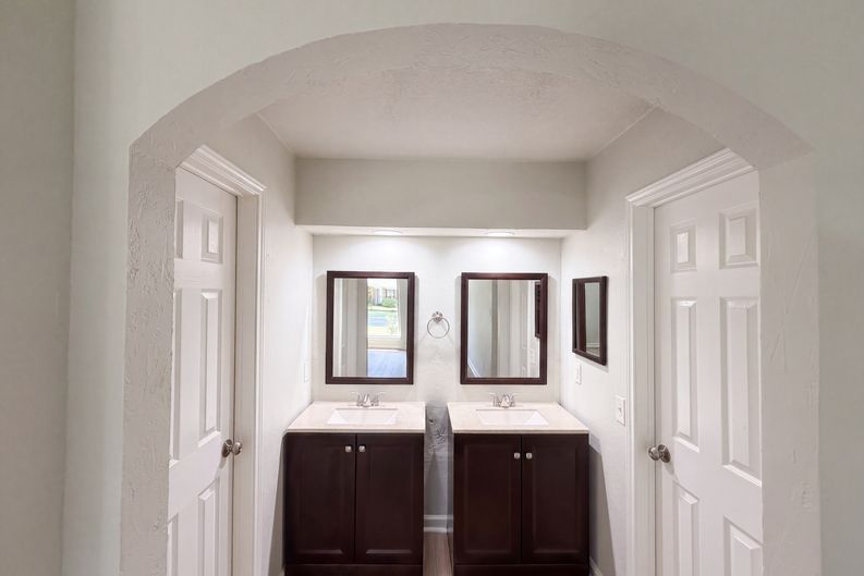 Photo 7 of 21 of 220 Grand Meadow Dr, Fort Worth, TX