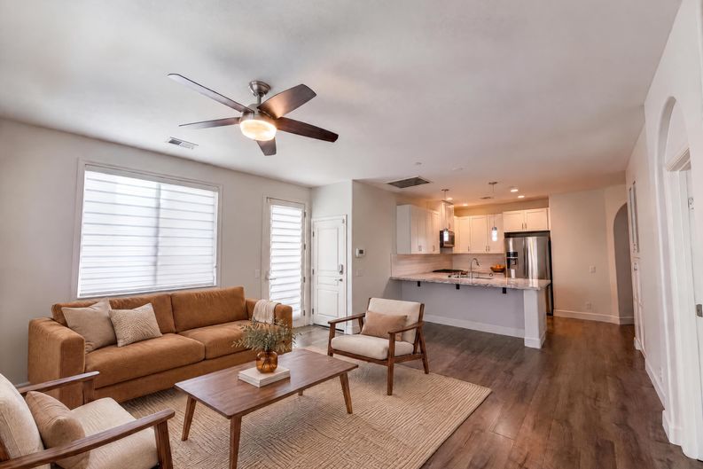 Photo 9 of 28 of 4920 Ocean Ln, Elk Grove, CA