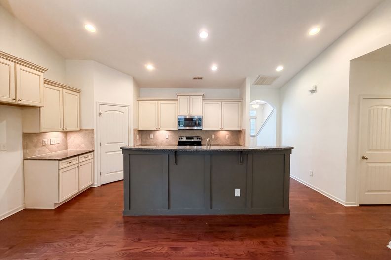 Photo 11 of 26 of 6621 Blalock Forest Dr, Willow Spring, NC