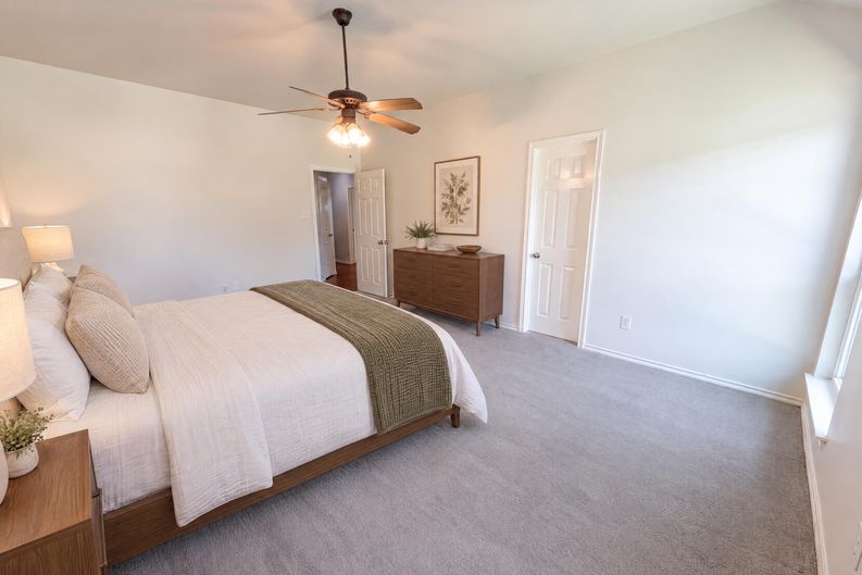 Photo 4 of 21 of 324 Cascade Dr, Red Oak, TX