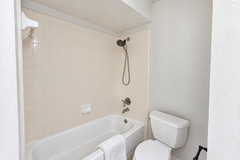 Photo 19 of 25 of 4541 Crystal Ln, Garland, TX