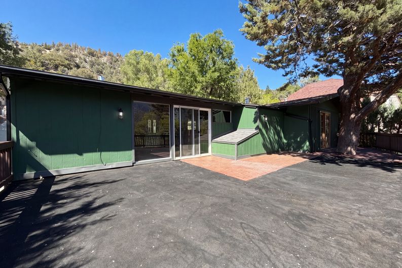 Photo 23 of 28 of 1145 Rivera Dr, Wrightwood, CA