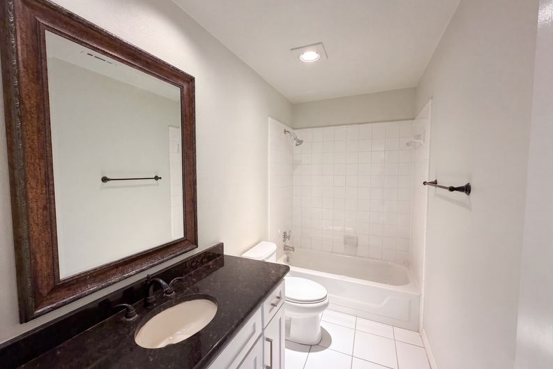 Photo 19 of 26 of 8703 Stonecrest Dr, Irving, TX