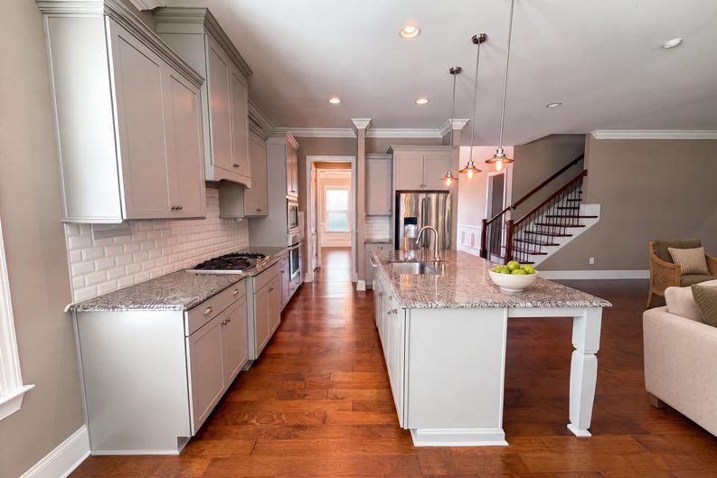 Photo 5 of 37 of 205 N Centurion Ln, Mount Holly, NC