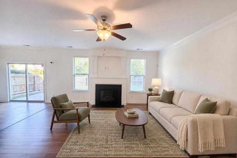 Photo 3 of 35 of 2703 Fern Willow Ct, Fuquay Varina, NC
