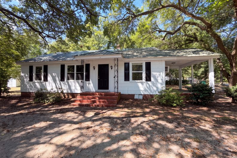 Photo 12 of 15 of 441 Byrnes St, Allendale, SC