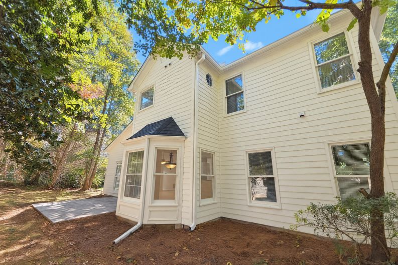 Photo 5 of 32 of 1860 Oak Tree Holw, Alpharetta, GA