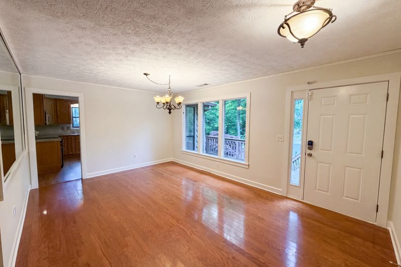 Photo 10 of 53 of 4958 Scotts Creek Trl, Peachtree Corners, GA