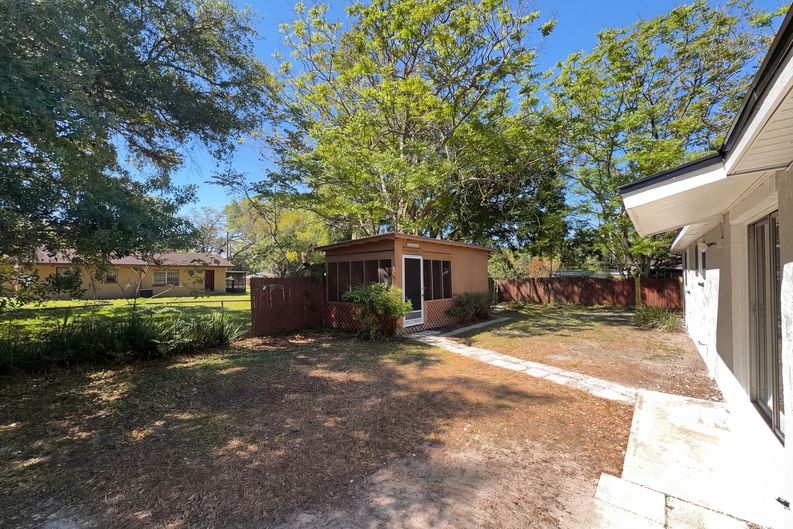 Photo 5 of 17 of 1830 Bellgrove St, Lakeland, FL