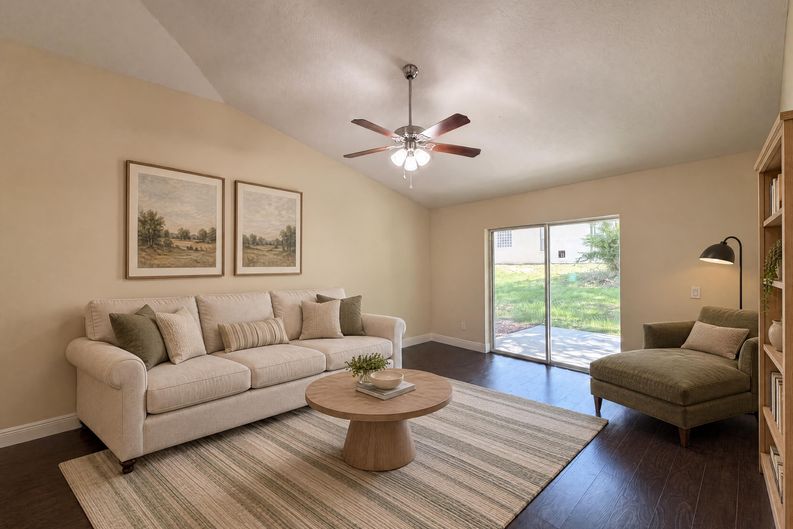 Photo 7 of 23 of 33137 Irongate Dr, Leesburg, FL