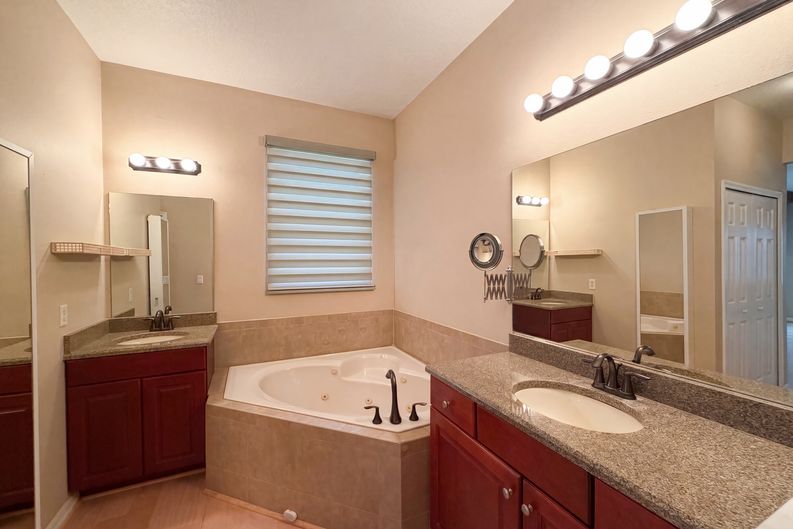 Photo 17 of 27 of 5605 Windsong Oak Dr, Leesburg, FL