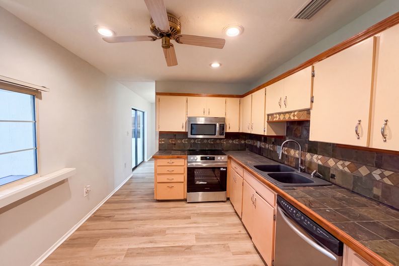 Photo 4 of 21 of 466 Leland Dr, Deltona, FL