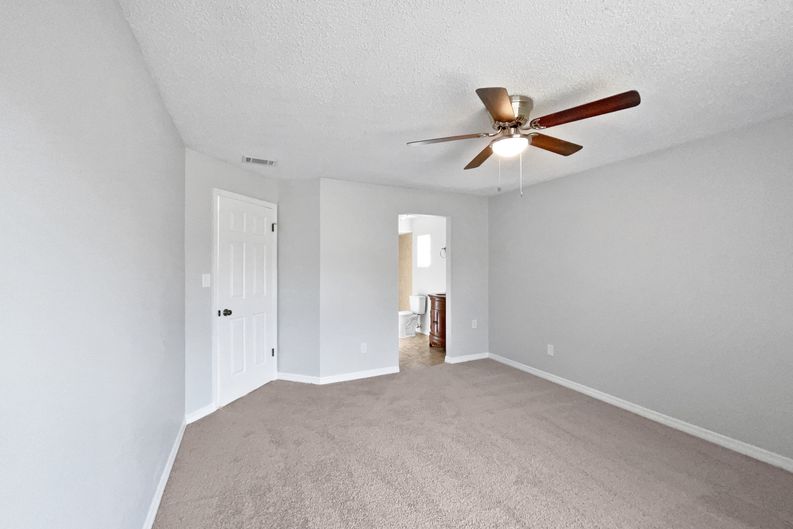 Photo 9 of 22 of 831 Haulover Dr, Altamonte Springs, FL