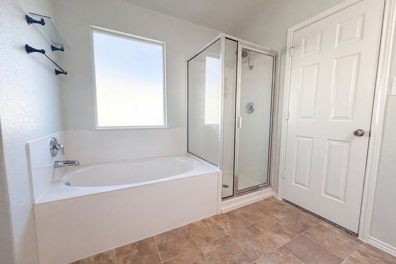 Photo 12 of 16 of 2886 Oakbranch Rdg, New Braunfels, TX