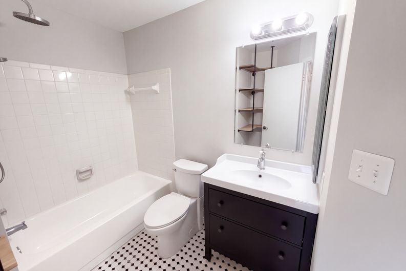 Photo 13 of 25 of 7904 Saddlehorn Ct, Manassas, VA