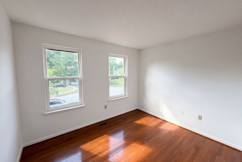 Photo 8 of 29 of 12708 Lampton Ln, Fort Washington, MD